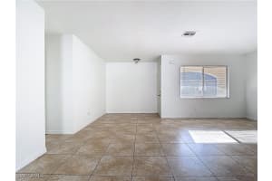1107 Cape Coral Parkway, Cape Coral, FL 33914 - MLS#225071187