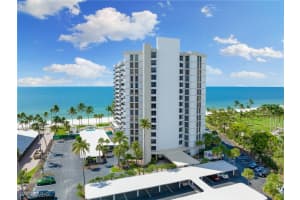 4005 Gulf Shore Blvd N 700, Naples