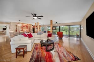 104 Clubhouse Dr 271, Naples
