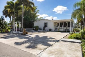 32 Sonderhen Dr, Naples