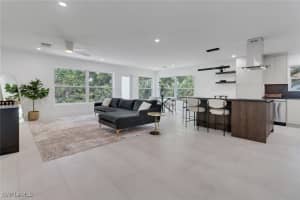 272 Yorkshire Court, Naples, FL 34112 - MLS#225071388