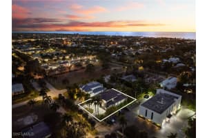 135 7th Street, Naples, FL 34102 - MLS#225071448