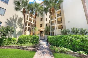 7040 Pelican Bay Blvd 301, Naples