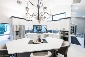 215 Silverado Dr, Naples
