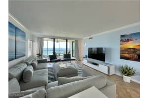 10525 Gulf Shore Drive, Naples, FL 34108 - MLS#225071578