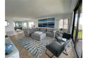 10525 Gulf Shore Drive, Naples, FL 34108 - MLS#225071578