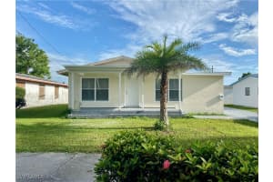 1340 5th Ave N, Naples
