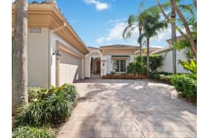15727 Villoresi Way, Naples, FL 34110 - MLS#225071654