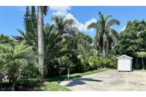 1076 Diamond Lake Circle, Naples, FL 34114 - MLS#225071665