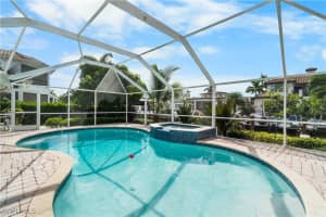 1320 Marlin Dr, Naples