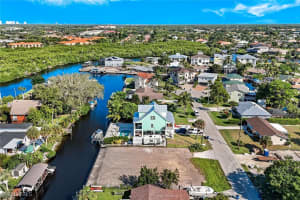 27281 Buccaneer Drive, Bonita Springs, FL 34135 - MLS#225071790