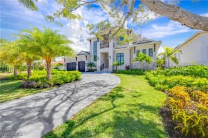 3540 Crayton Rd Naples, FL 34103 - Off Market