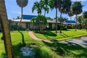 900 Henderson Creek Drive, Naples, FL 34114 - MLS#225071824
