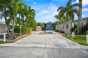 5551 Brightwood Drive, Fort Myers, FL 33905 - MLS#225071839