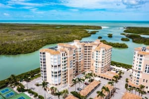 425 Dockside Dr Ph-1, Naples