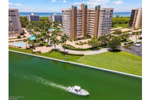 21 Bluebill Avenue, Naples, FL 34108 - MLS#225072091