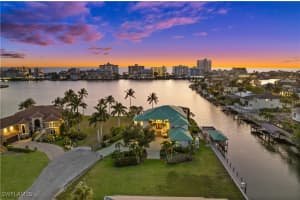 371 Bayside Avenue, Naples, FL 34108 - MLS#225072095