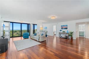 5601 Turtle Bay Drive, Naples, FL 34108 - MLS#225072113