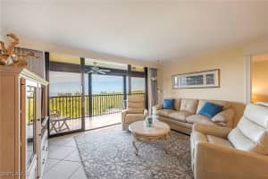 17 BLUEBILL Avenue, Naples, FL 34108-1761 - MLS#225072148