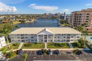 10682 Gulf Shore Drive, Naples, FL 34108 - MLS#225072154