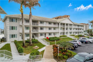 10682 Gulf Shore Drive, Naples, FL 34108 - MLS#225072154