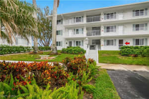 10682 Gulf Shore Drive, Naples, FL 34108 - MLS#225072154
