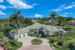 695 Ardmore Lane, Naples, FL 34108 - MLS#225072166