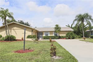 4480 Beechwood Lake Dr, Naples
