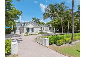 2700 Treasure Lane, Naples, FL 34102 - MLS#225072204