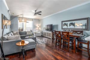 450 Bayfront Place, Naples, FL 34102 - MLS#225072212