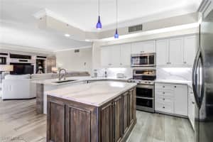 450 Bayfront Place, Naples, FL 34102 - MLS#225072214