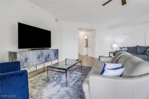 450 Bayfront Place, Naples, FL 34102 - MLS#225072219