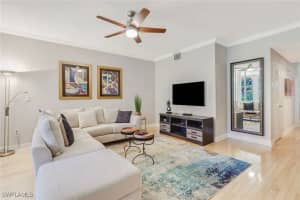 401 Bayfront Place, Naples, FL 34102 - MLS#225072248