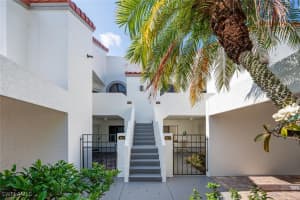 577 Beachwalk Circle, Naples, FL 34108 - MLS#225072287
