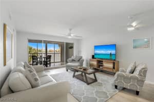 9101 Vanderbilt Drive, Naples, FL 34108 - MLS#225072379