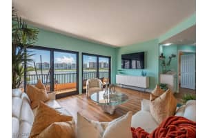 421 La Peninsula Boulevard, Naples, FL 34113 - MLS#225072410