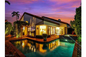 541 Bay Villas Lane, Naples, FL 34108 - MLS#225072443