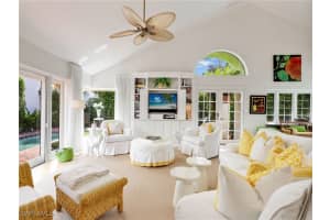 541 Bay Villas Lane, Naples, FL 34108 - MLS#225072443