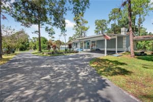 460 9th St Sw, Naples