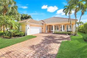 4338 Queen Elizabeth Way, Naples, FL 34119 - MLS#225072523