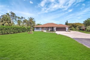 1930 Oakes Blvd, Naples