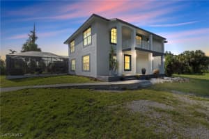 781 20th St Ne, Naples