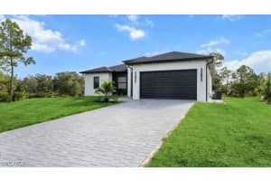 910 Truman Avenue, Lehigh Acres, FL 33972 - MLS#225072542