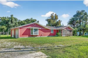 245 Hubbard Avenue, North Fort Myers, FL 33917 - MLS#225072543