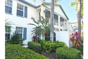 818 Tanbark Dr 102, Naples