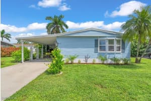 618 Charlemagne Blvd, Naples