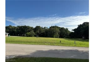 2660 Lakeview Drive, Naples, FL 34112 - MLS#225072658