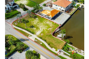 10337 Vanderbilt Drive, Naples, FL 34108 - MLS#225072682