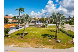 10337 Vanderbilt Drive, Naples, FL 34108 - MLS#225072682