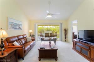 337 Robin Hood Cir 204, Naples